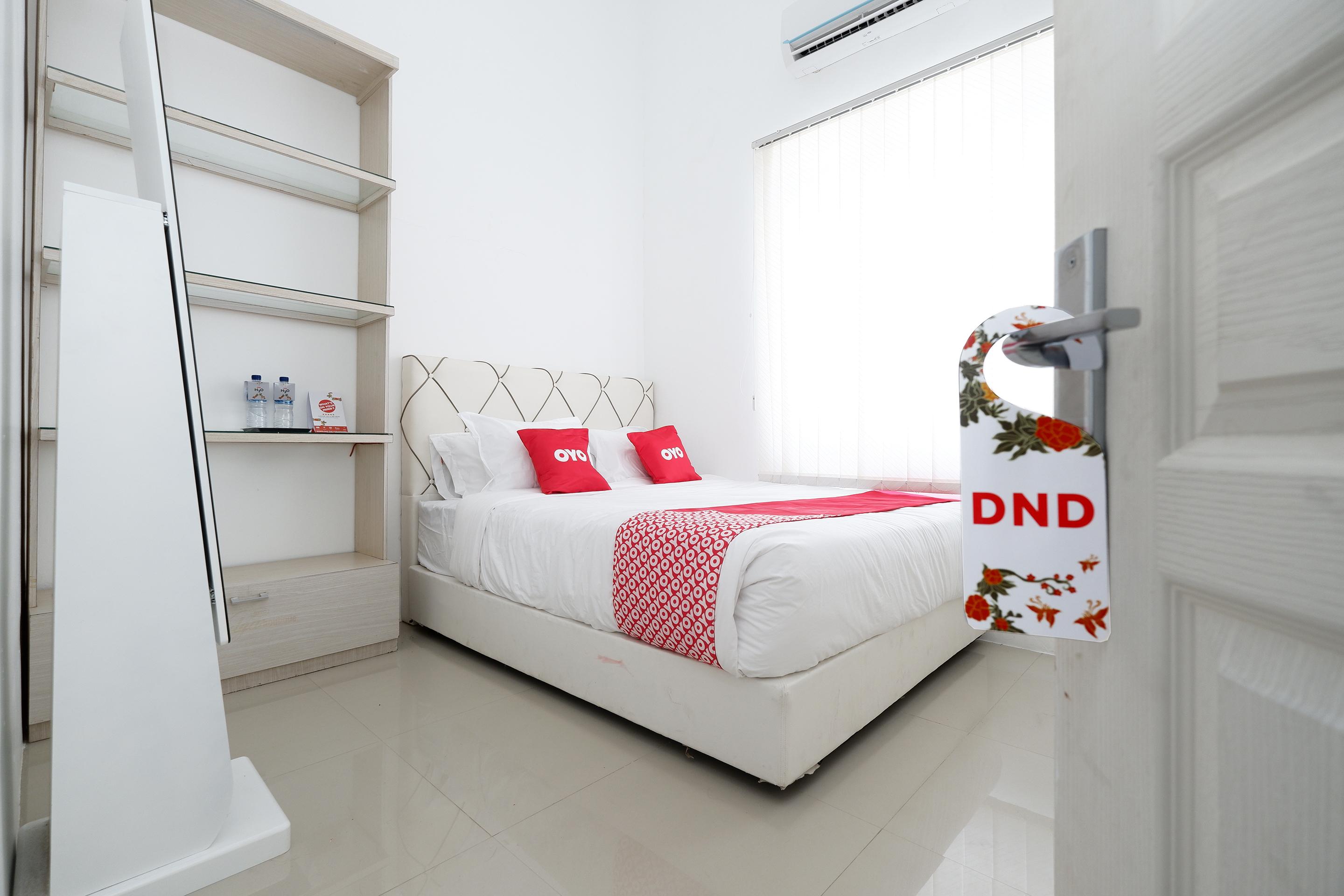 Griya Rw Family Guest House Redpartner Surakarta  Bagian luar foto