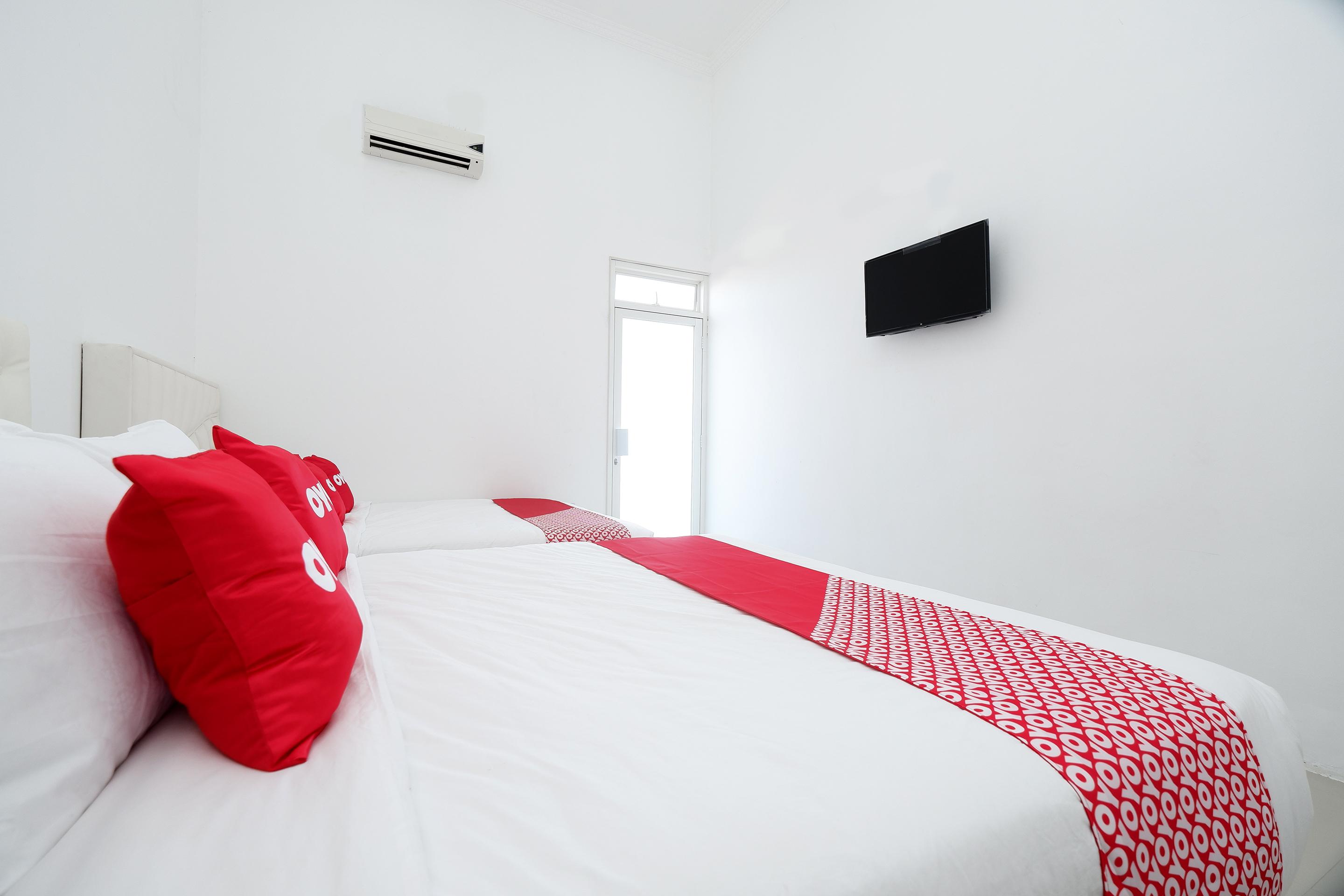 Griya Rw Family Guest House Redpartner Surakarta  Bagian luar foto