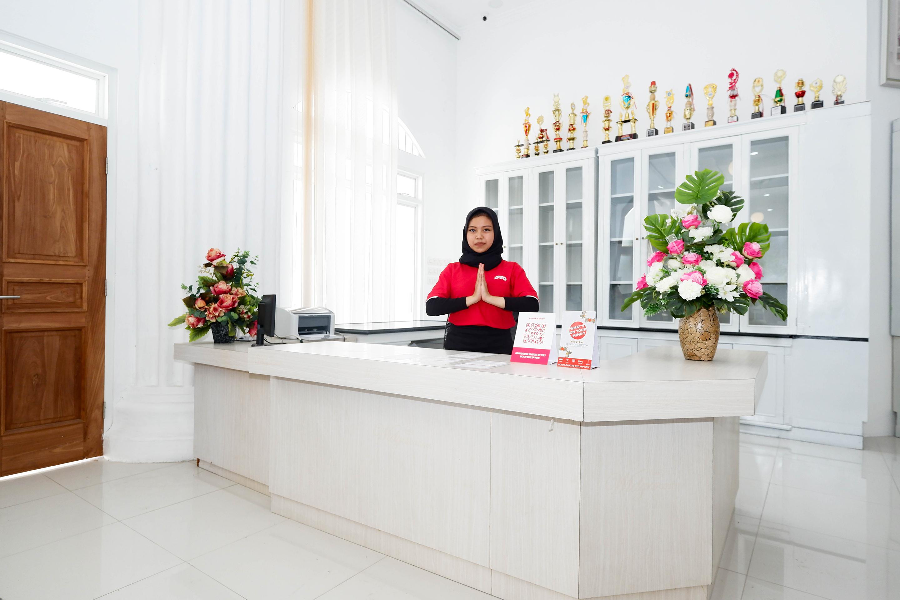 Griya Rw Family Guest House Redpartner Surakarta  Bagian luar foto