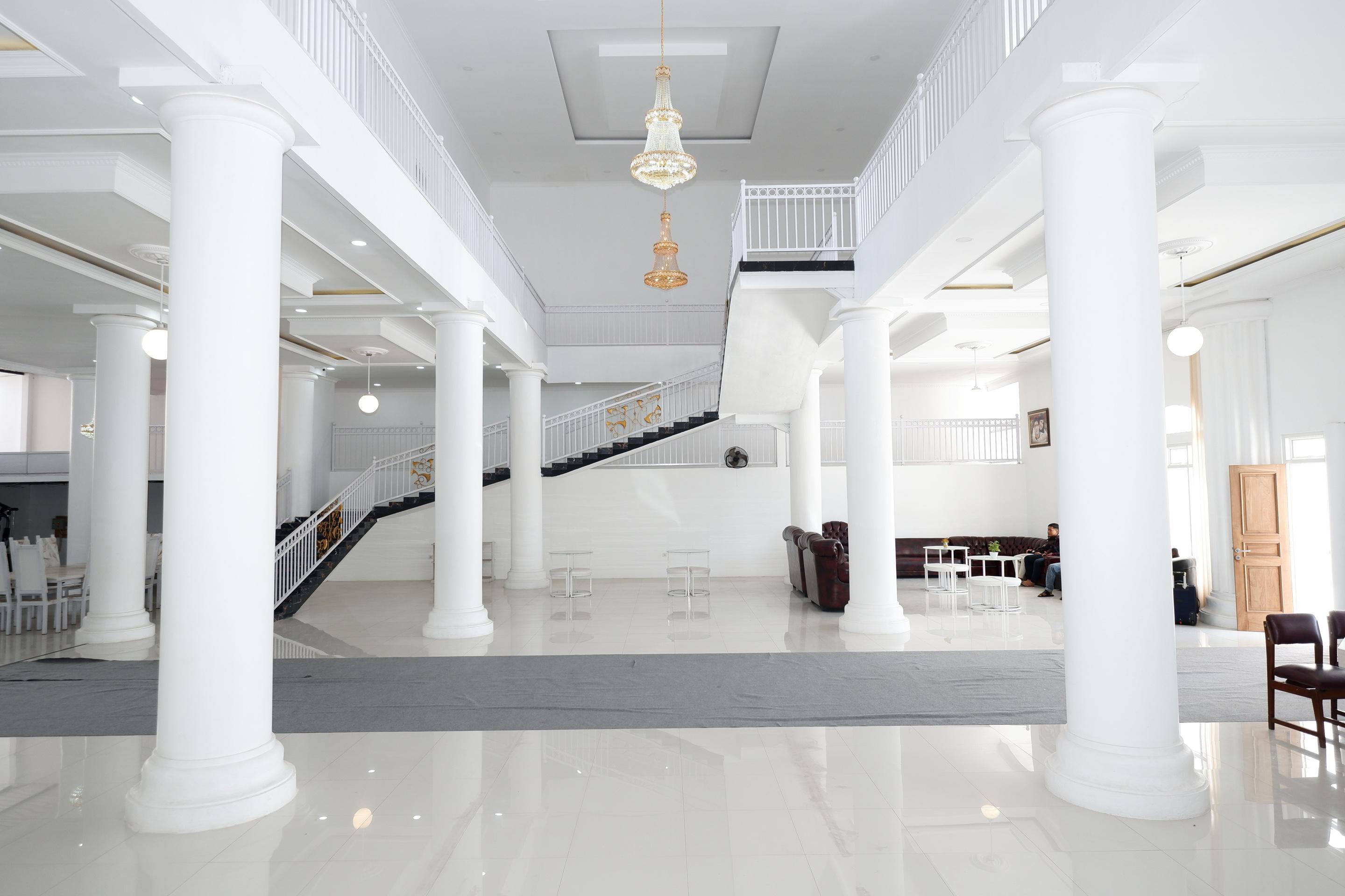 Griya Rw Family Guest House Redpartner Surakarta  Bagian luar foto