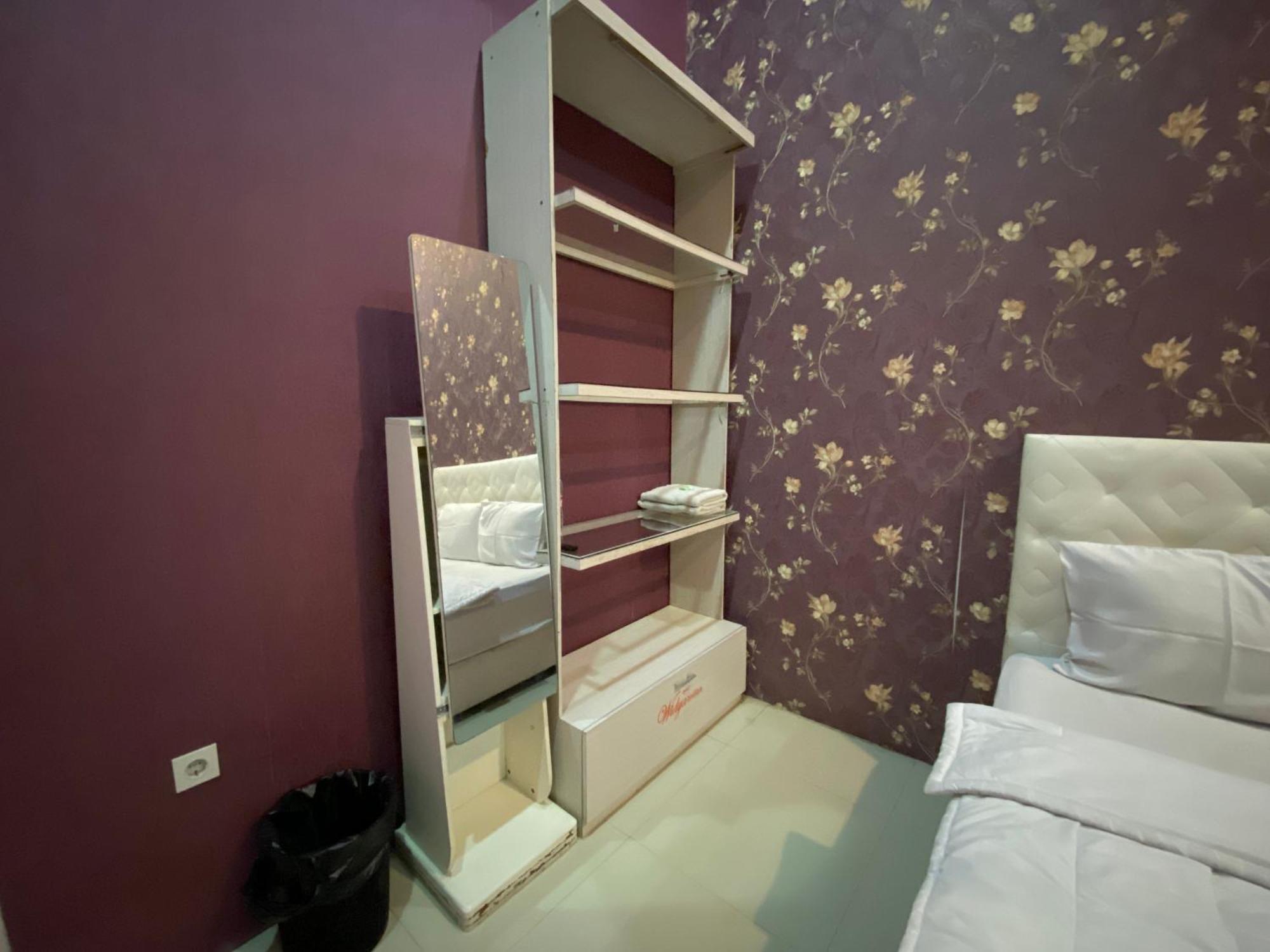 Griya Rw Family Guest House Redpartner Surakarta  Bagian luar foto